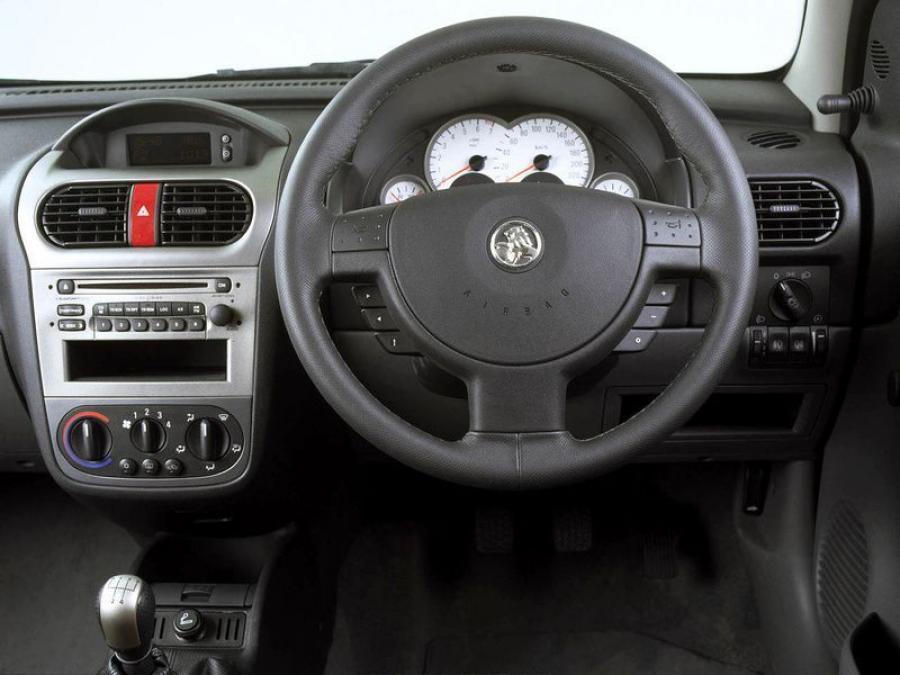  Holden Barina SRi 2000 года  (фото 2 из 5)